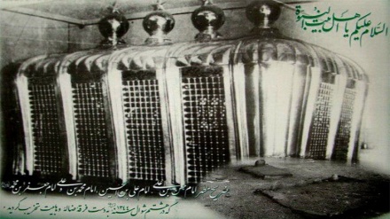 Wahhabi desecration of the symbols of Allah