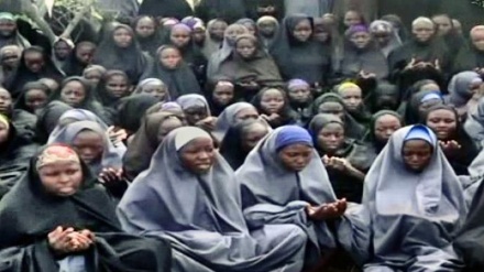 Nigeria. Boko Haram filma studentesse rapite, 