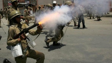 About 17 injured as Indian troops fire bullets at Kashmir protesters