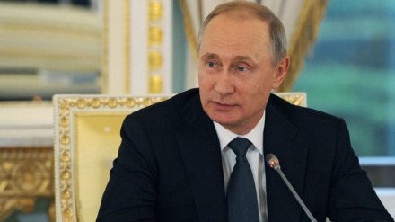 Putin: inammissibile frenare sviluppo energetico per ambizioni politiche di qualcuno 