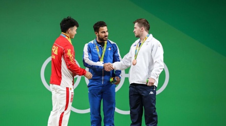 Halterofilista Rostami garante primeiro ouro para o Irã no Rio-2016