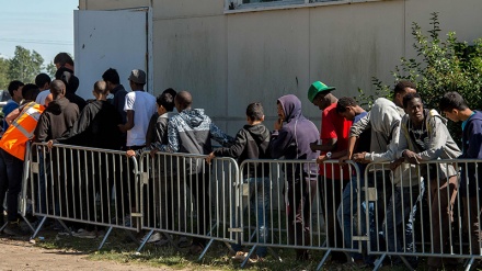 تلاش فرانسه برای کاهش اعطای مجوز اقامت به مهاجران