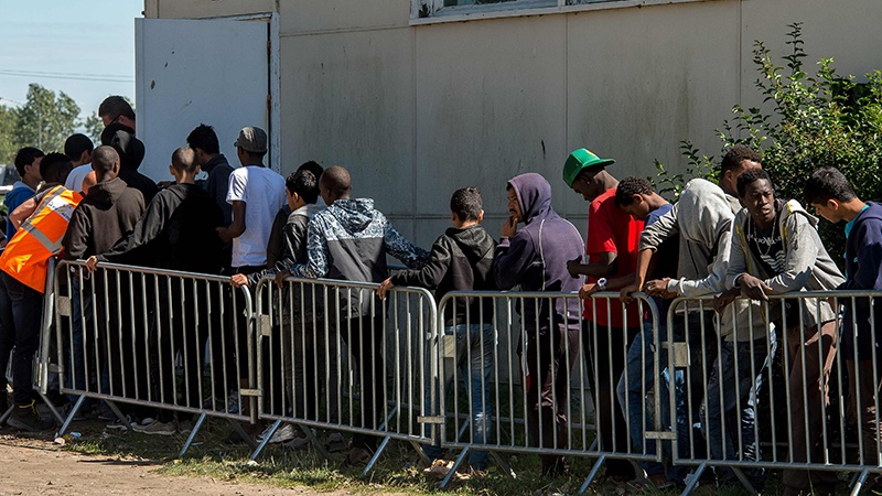 تلاش فرانسه برای کاهش اعطای مجوز اقامت به مهاجران