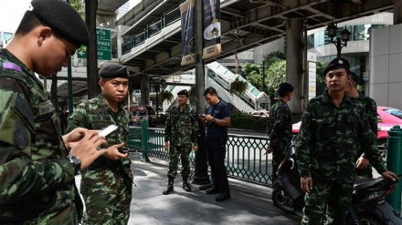 Thai army detains 15 over last week's bombings in tourist towns 