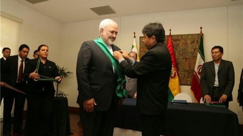 اعطای بالاترین نشان دولتی بولیوی به ظریف 