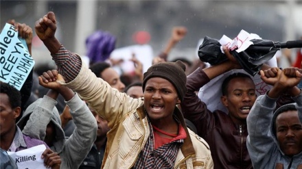 Etiopia\ Amnesty: spari su manifestanti,100 morti