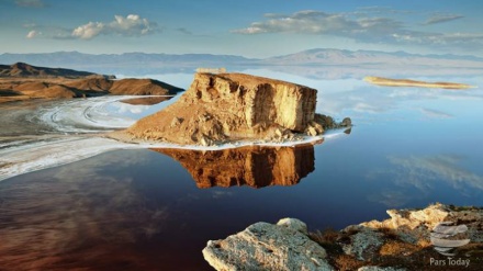 Danau Urmia: Warisan Ajaib Azerbaijan Barat