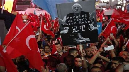 Gülenle ilgili olarak göz altına alınan iki Endonezyalı serbest