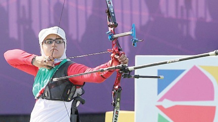 リオ五輪、イラン選手団の旗手が敗退