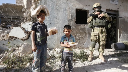 Distribuyen ayuda humanitaria rusa en provincia siria de Latakia
