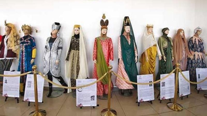 サーサーン朝時代の女性たちの服装