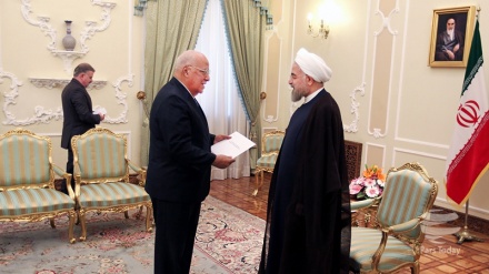 आपसी सहयोग बढ़ाने पर ईरान-क्यूबा का संकल्प