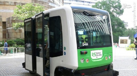 日本初導入の無人運転バスが公開（動画）