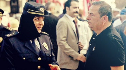 Türkiye'nin ilk başörtülü polis memuru törene katıldı