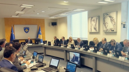 Napetost i sukob u parlamentu Kosova