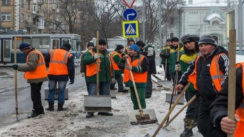 Мамнуияти бархе шуғлҳо барои муҳоҷирон дар вилояти Новосибирски Русия