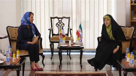 Iran and France sign environmental agreements