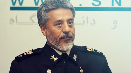 イラン海軍司令官、「イスラム革命は覇権主義に敗北しない」