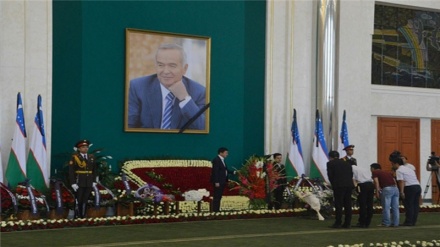 Uzbeks mourn late president