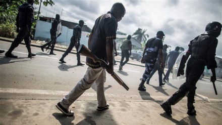 Gabon arrests up to 1,100 people in post-election chaos 