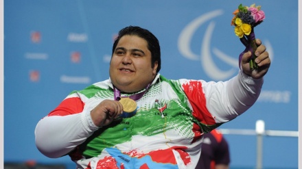 リオパラリンピックのイランの重量挙げ金メダリストが最優秀選手賞に