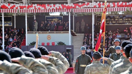 Turqi, dëbohen nga puna 6 mijë persona