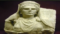পালমিরার নারীর শেষকৃত্য সম্পর্কিত ছবি