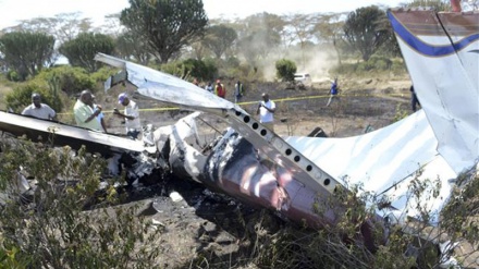 Plane crash leaves one dead, five injured in Kenya