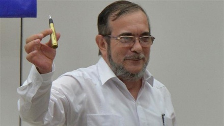 Bullet-pens used to sign historic Colombia-FARC peace deal