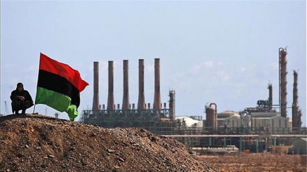 Haftar ordina riapertura pozzi petroliferi