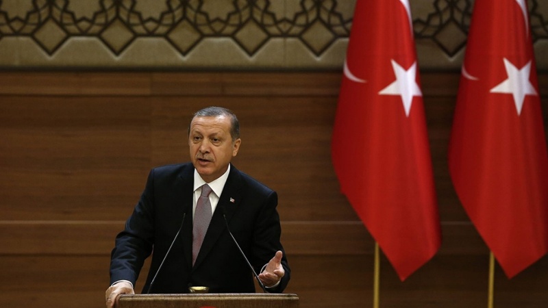 Erdogan sinaliza a extensão do estado de emergência