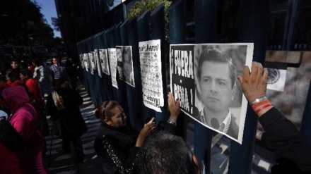 'Fora Peña' reúne milhares na Cidade do México