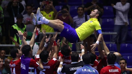 Copa do Mundo de Futsal da FIFA: Brasil é eliminado para Irã nas cobranças de pênaltis