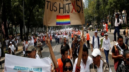 México volta a protestar contra casamento entre homossexuais