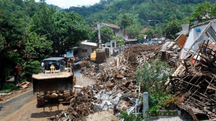 Death toll from Indonesia floods, landslides climbs to 26