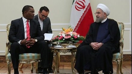 イラン大統領がケニアとの関係拡大を強調