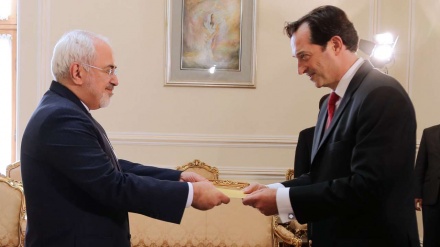 Irã: Zarif recebe novo embaixador britânico