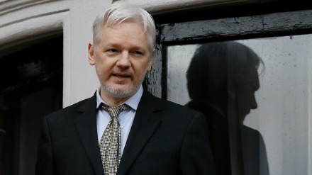 Ekuadori pranon kërkesën e Suedisë për të biseduar me Assange