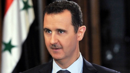 Assad fait sa prière à Daraya