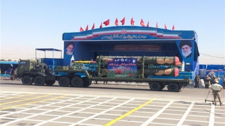הוצגו מערכות S-300 להגנה אווירית במצעד הצבאי בטהראן