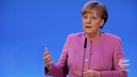 מרקל: להמשיך את המו