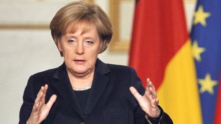 Merkel: Ilegalnu imigraciju potpuno zaustaviti