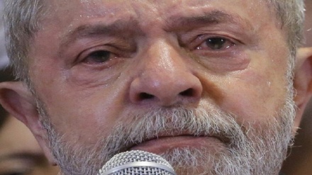 Lula: entre se entregar e resistir