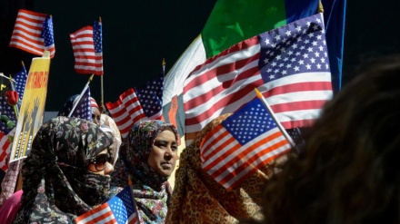 Video: A la sombra de amenazas, musulmanes celebran Ramadán en EEUU