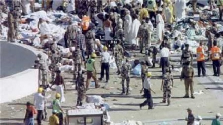 Foto: Tragedia Mina 2015: regime saudita raggruppa cadaveri con bulldozer - 2