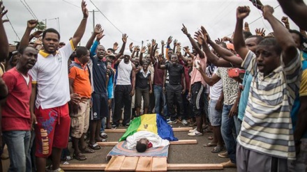 Post-election unrest persists in Gabon as police forces face riots