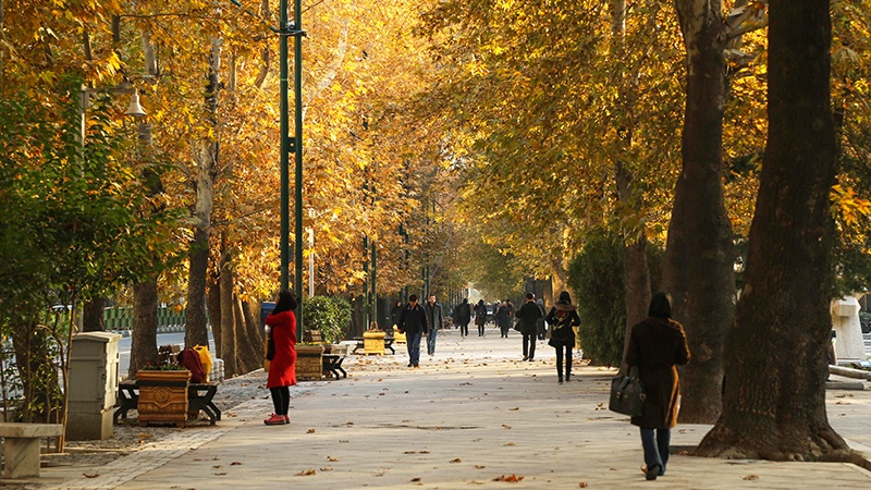 秋を感じ始めたテヘラン