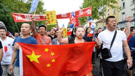 巴黎数千人举行游行抗议针对华人的暴力加剧