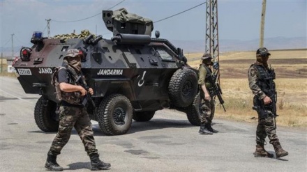 Dezenas de soldados turcos mortos em confrontos com militantes do PKK