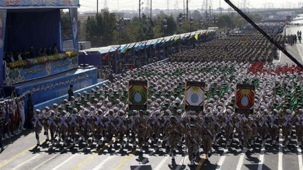 Perëndimi i frikësuar nga forca ushtarake e Iranit